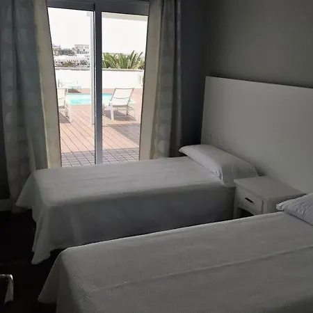 Playa Blanca Sleeps 6 Pool Air Con Wifi Casa de Férias *
