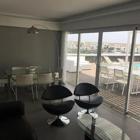 Casa de Férias Playa Blanca Sleeps 6 Pool Air Con Wifi